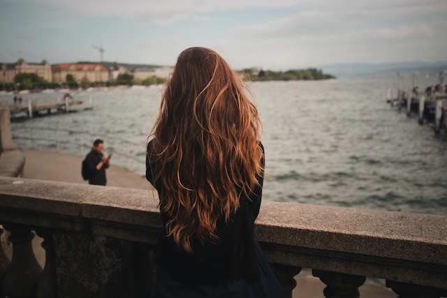 Pluizig haar? Hier de tips om de pluis te verminderen